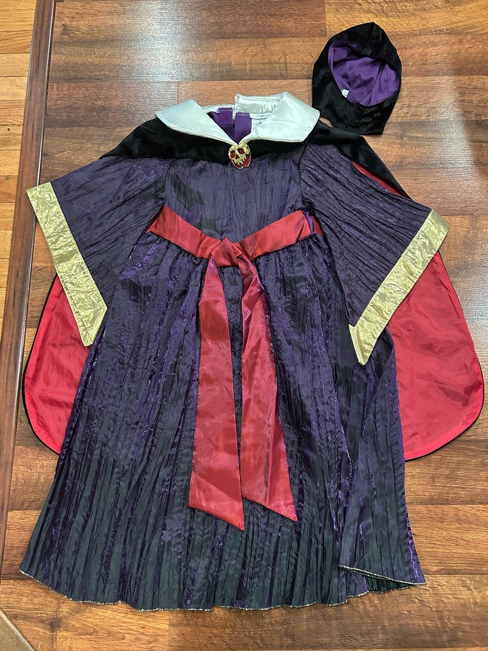 The Disney Store Evil Queen Villain Costume Wicked Queen Child 5-6 Years Old